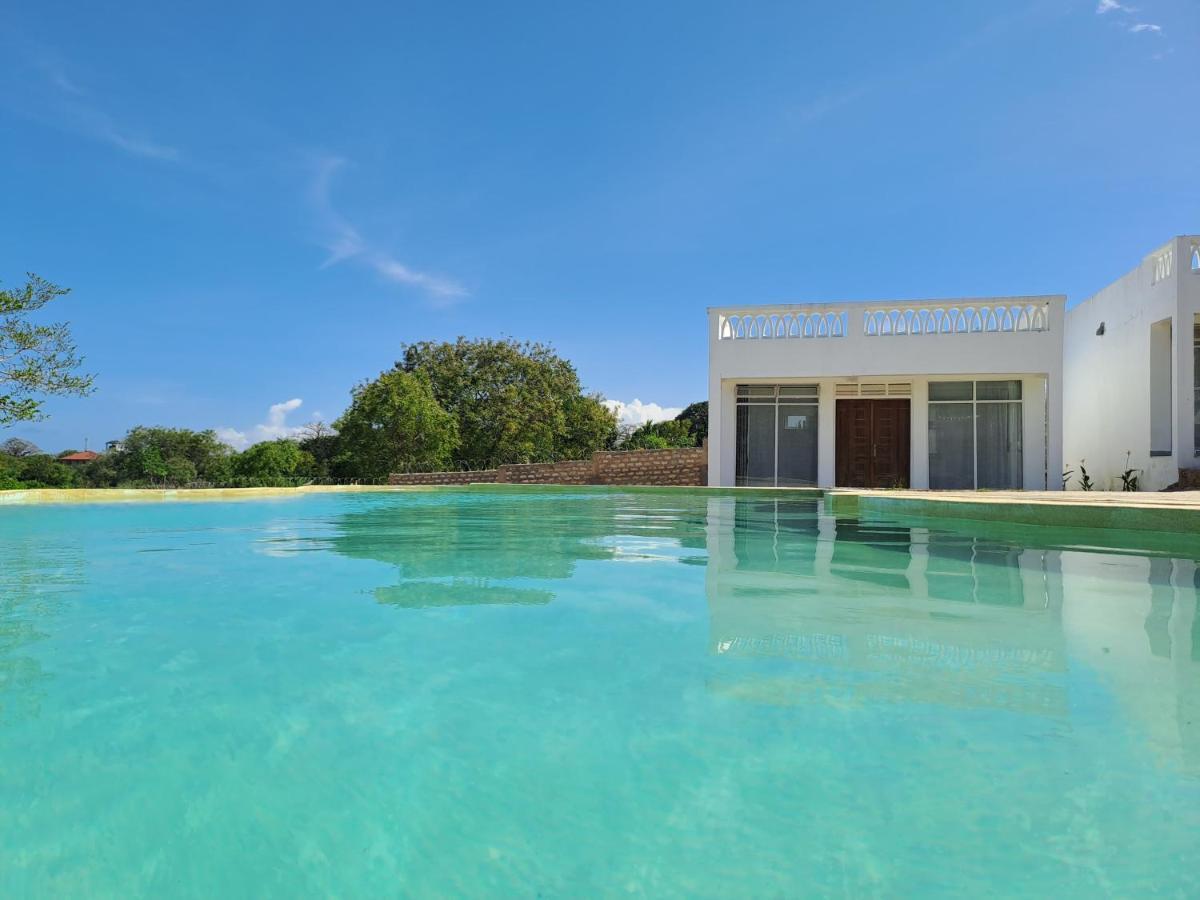 Cave Diani Holiday Apartments Диани Бийч Екстериор снимка