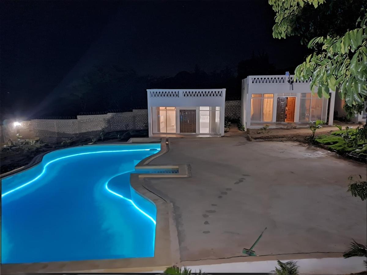Cave Diani Holiday Apartments Диани Бийч Екстериор снимка