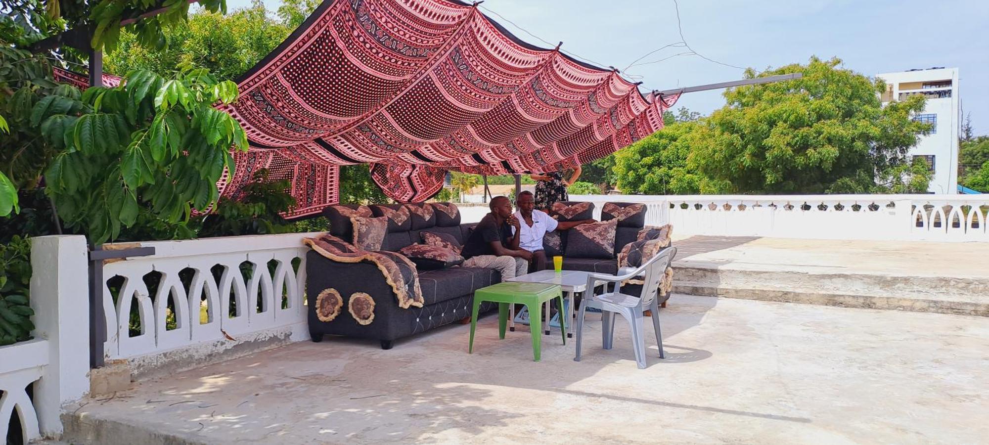 Cave Diani Holiday Apartments Диани Бийч Екстериор снимка
